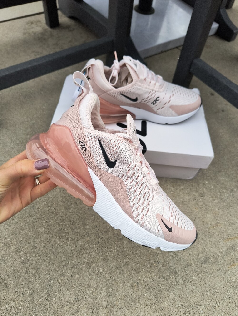 Nike Women's Air Max 270 Lifestyle Shoes Sneakers Size 6.5 Soft Pink